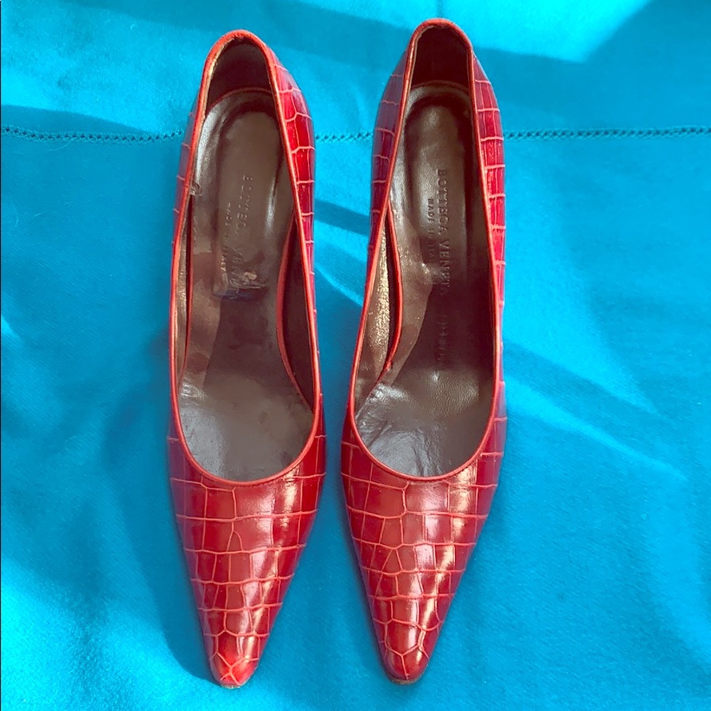 Bottega Veneta Genuine Vintage Alligator Pumps.